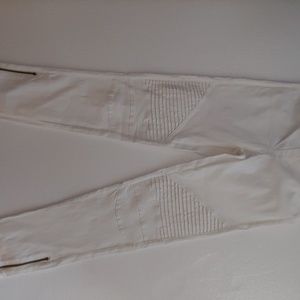 Beluah off white jean legging pants.